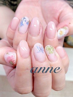 ナチュラル　フラワーネイル